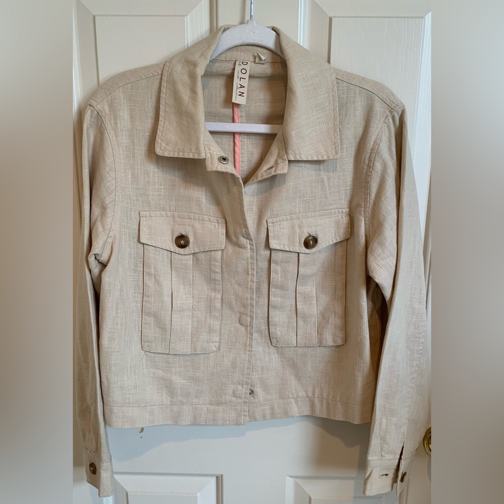 Anthropology Dolan jacket NWOT vs EUC. Size
S, linen blend, in an oatmeal color - Picture 6 of 9